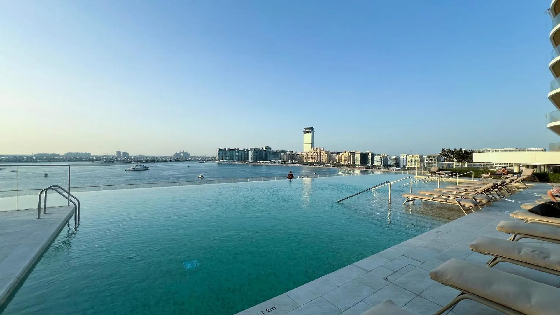 Fendi 1Br With Panoramic Sea View Apartment Dubai