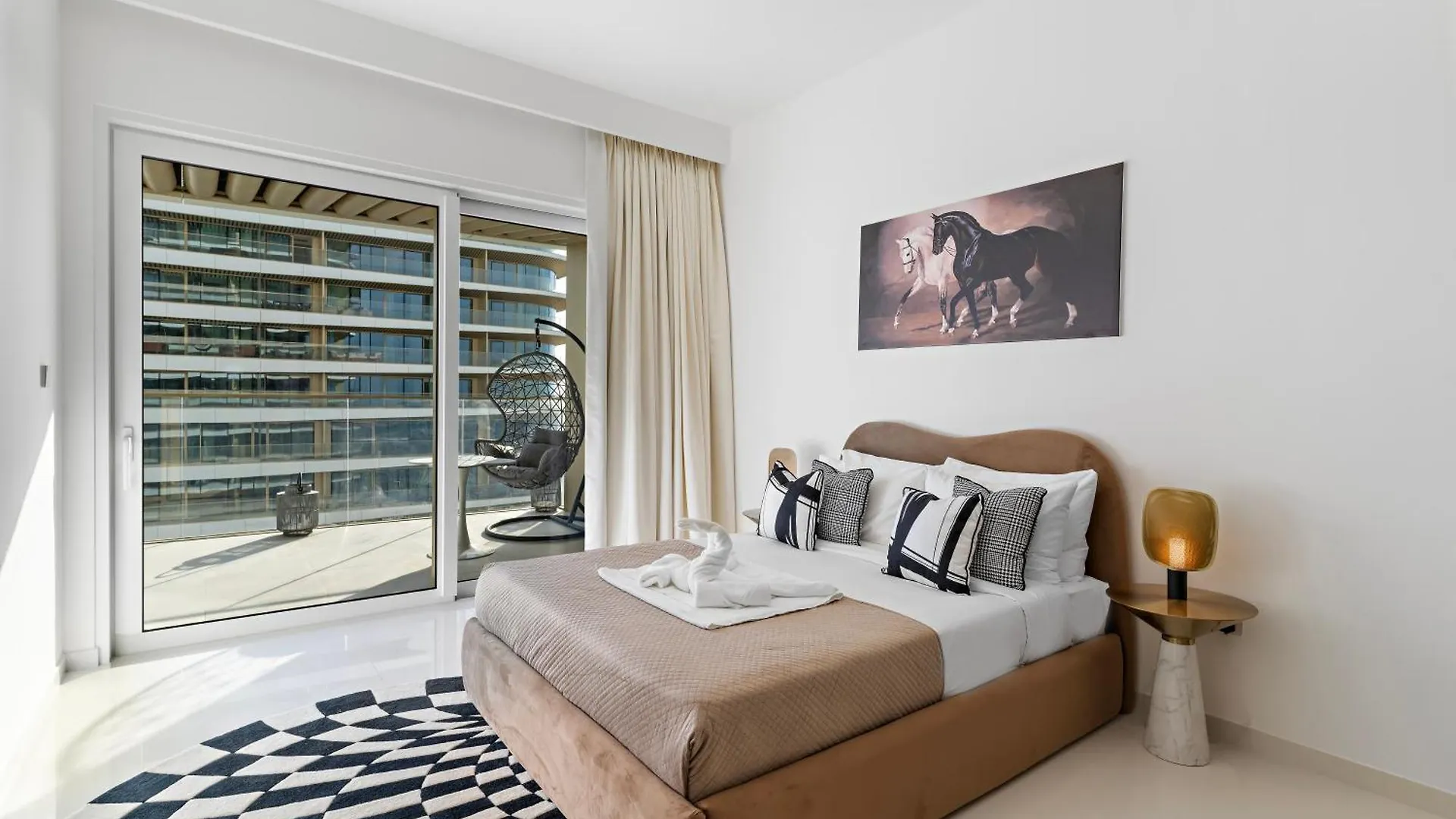 Fendi 1Br With Panoramic Sea View Apartment Dubai